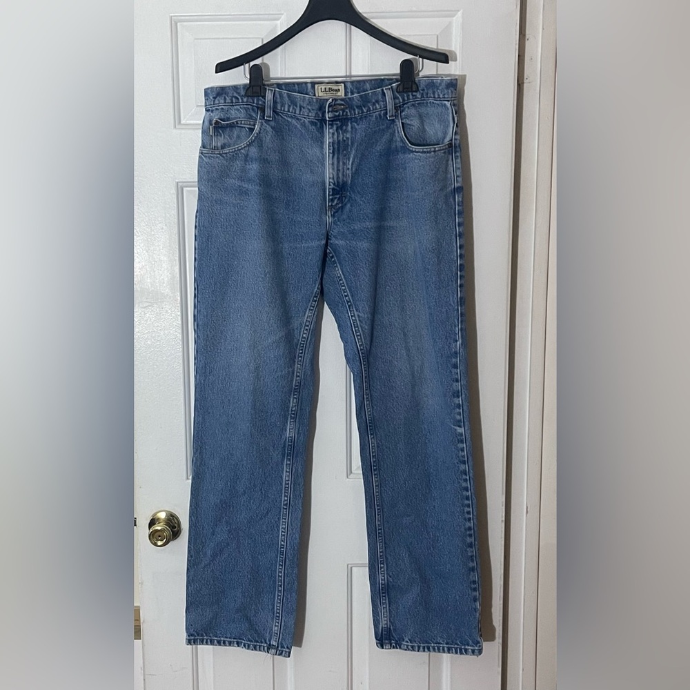 LL Bean Men 38 x 34 Jeans Light Wash Denim Pants Standar Fit Straight Leg Cotton